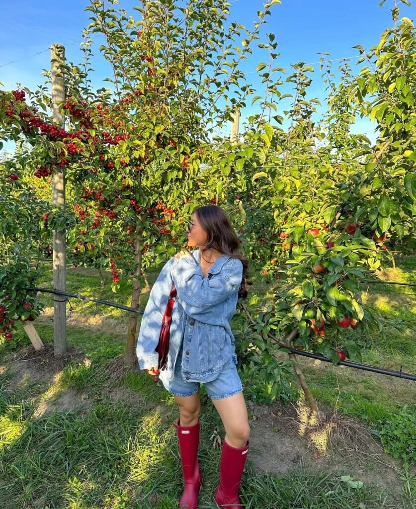 A denim jacket outfit.
