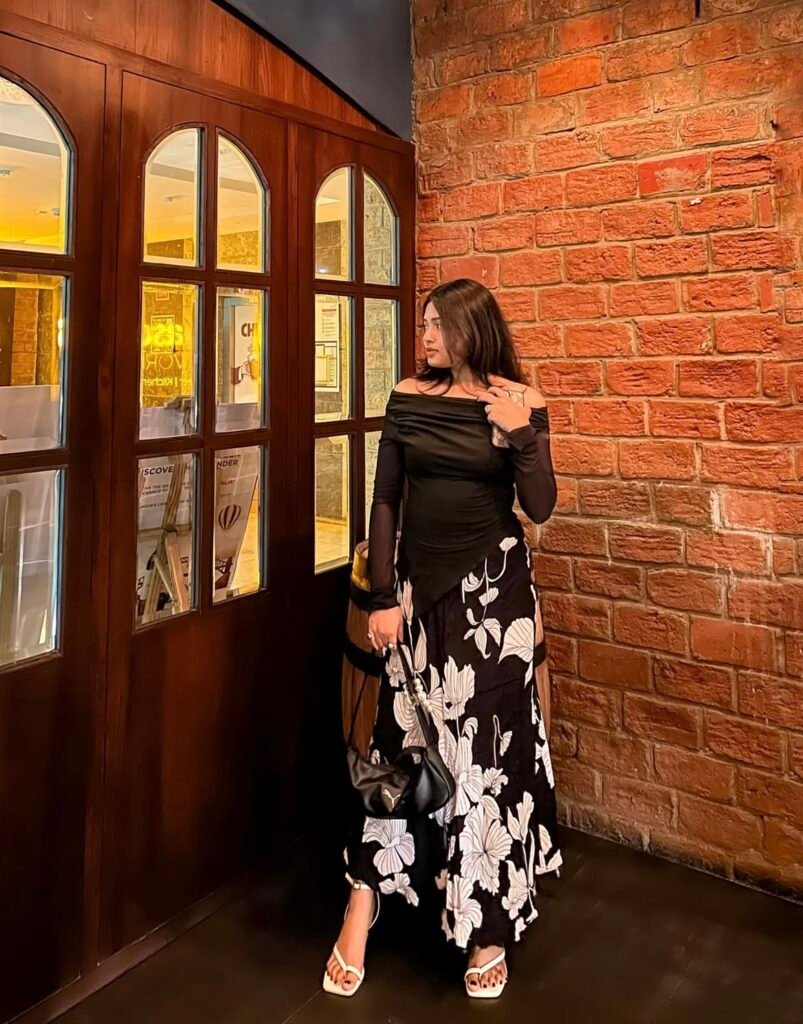 A cute date night outfit.