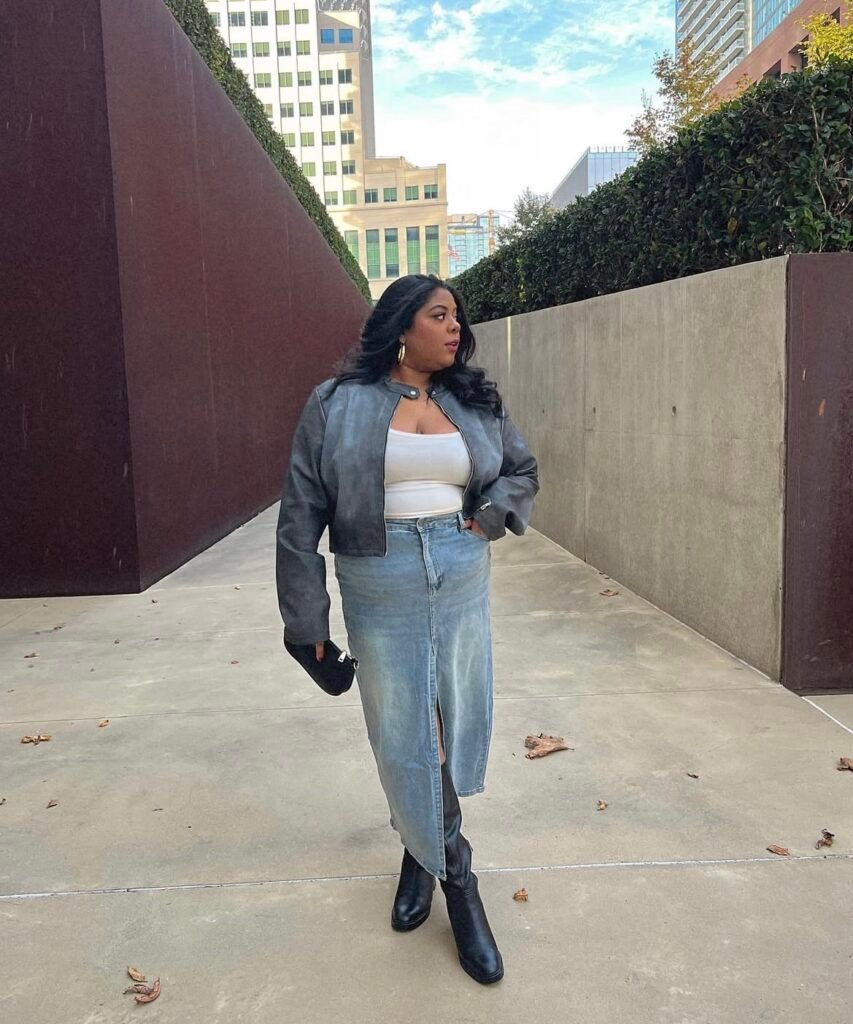 A plus size work outfit.