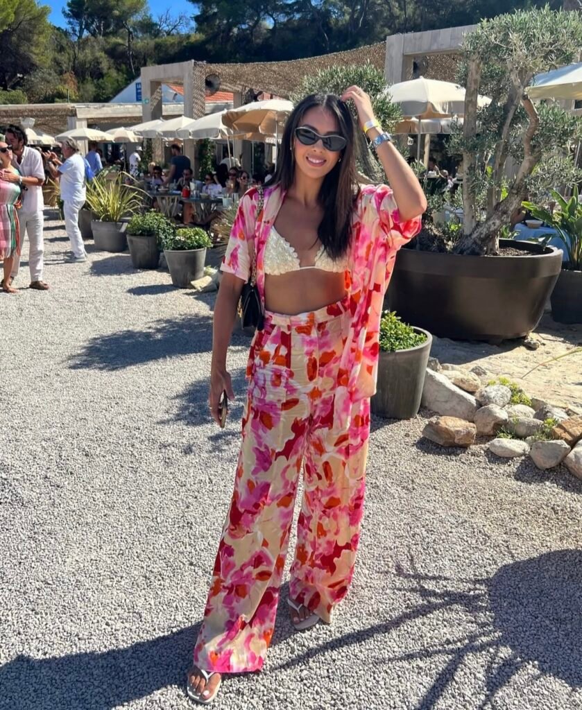 A summer vacation outfit.