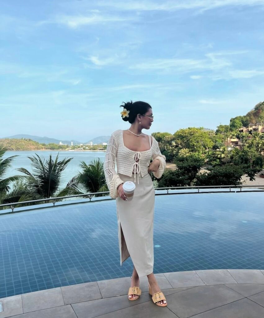 A summer vacation outfit.