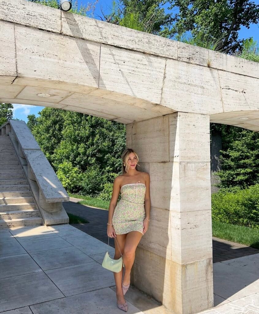 A summer vacation outfit.