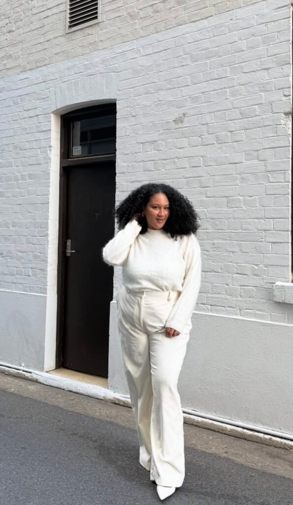 A plus size work outfit.