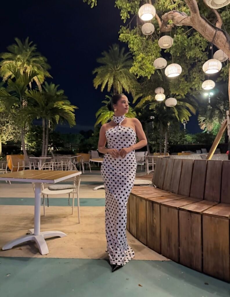 A cute date night outfit.