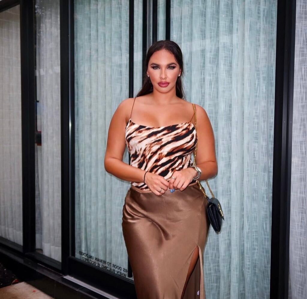 A cute date night outfit.