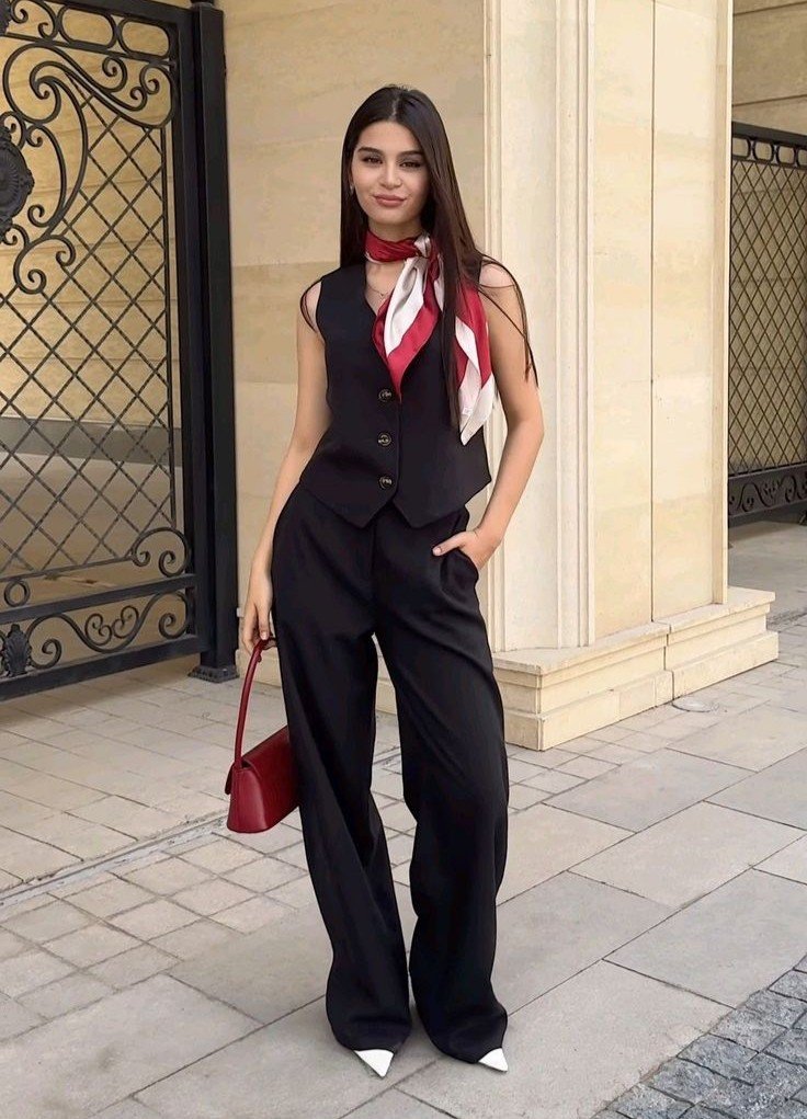 A women wearing a bandana.