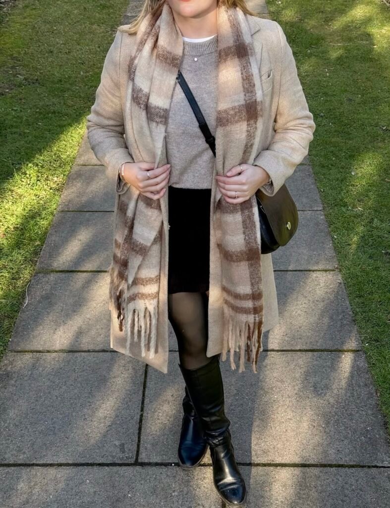 A cute, simple outfit.