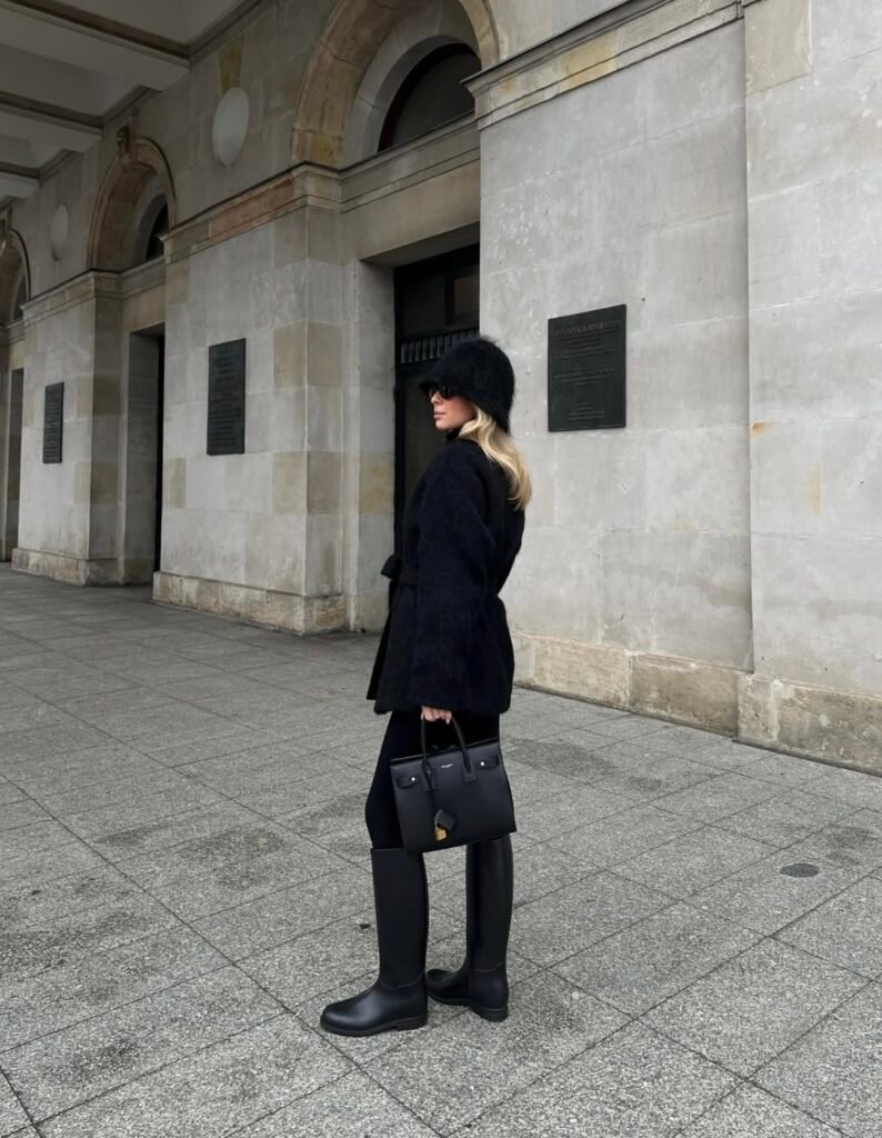 A cute, simple outfit.