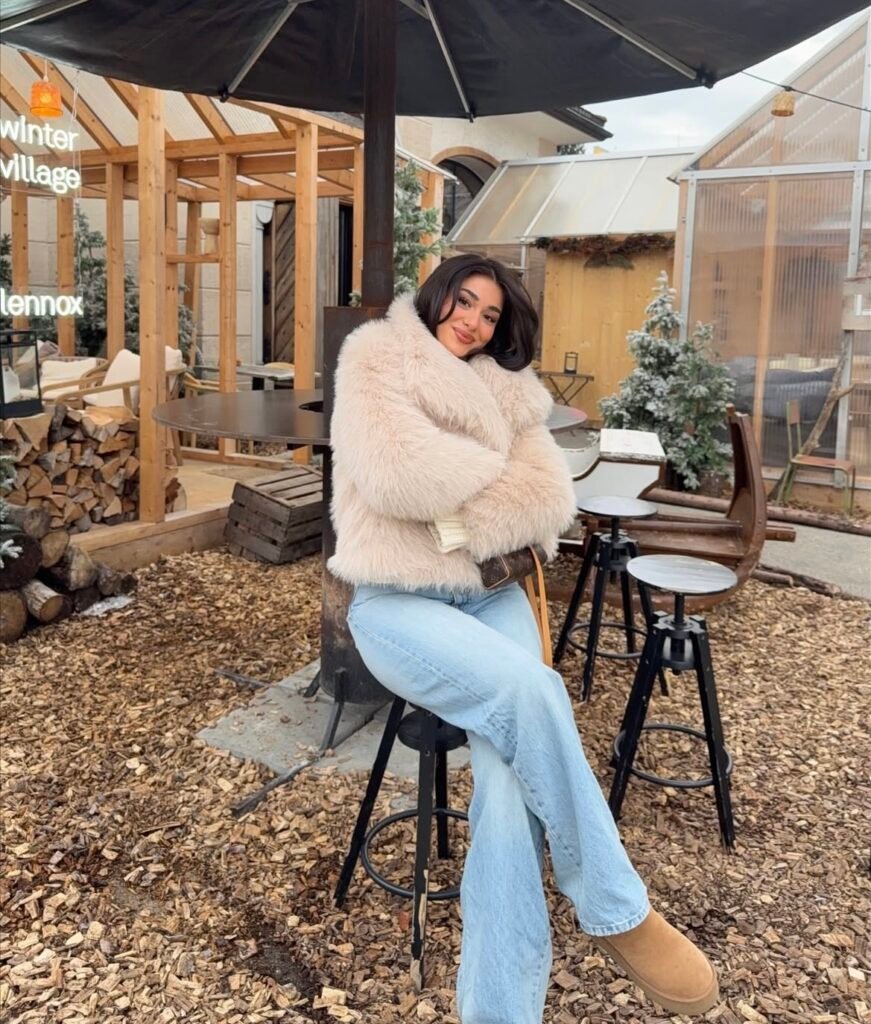 A casual lunch outfit.