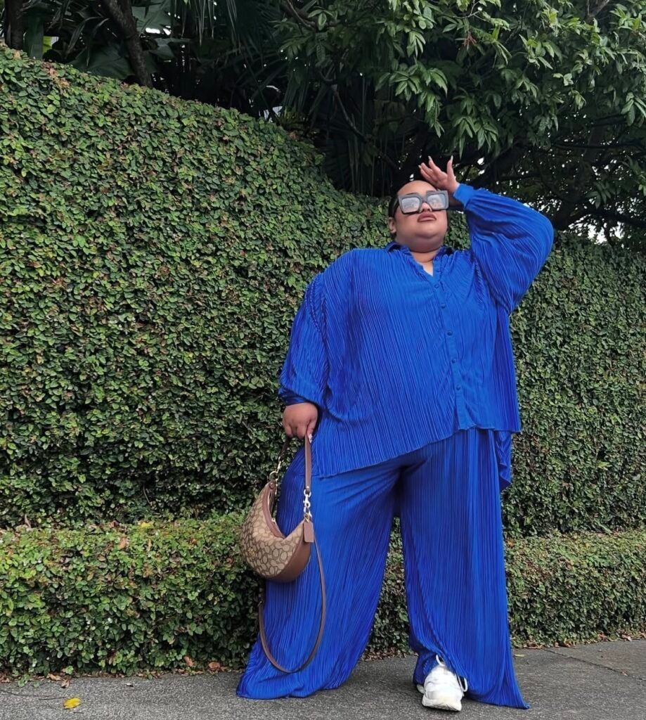 A plus size business casual.