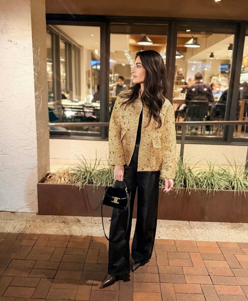 An outfit with black jeans.