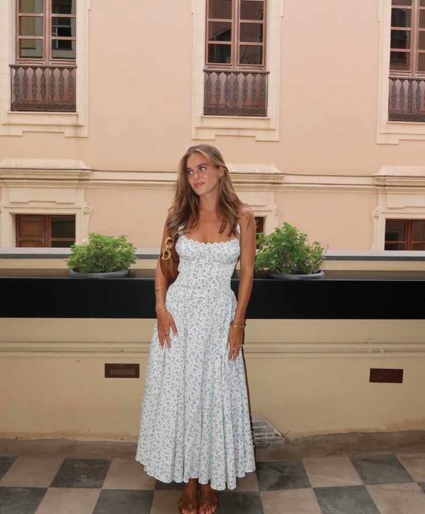 A cute, simple outfit.