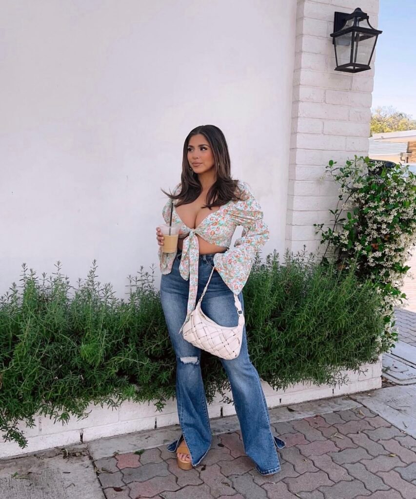 A flare jeans outfit.