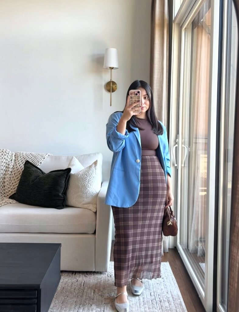 A plus size brunch outfit.