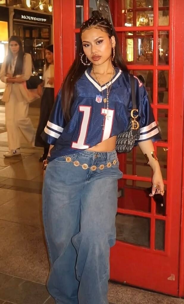 A 2000s outfit.