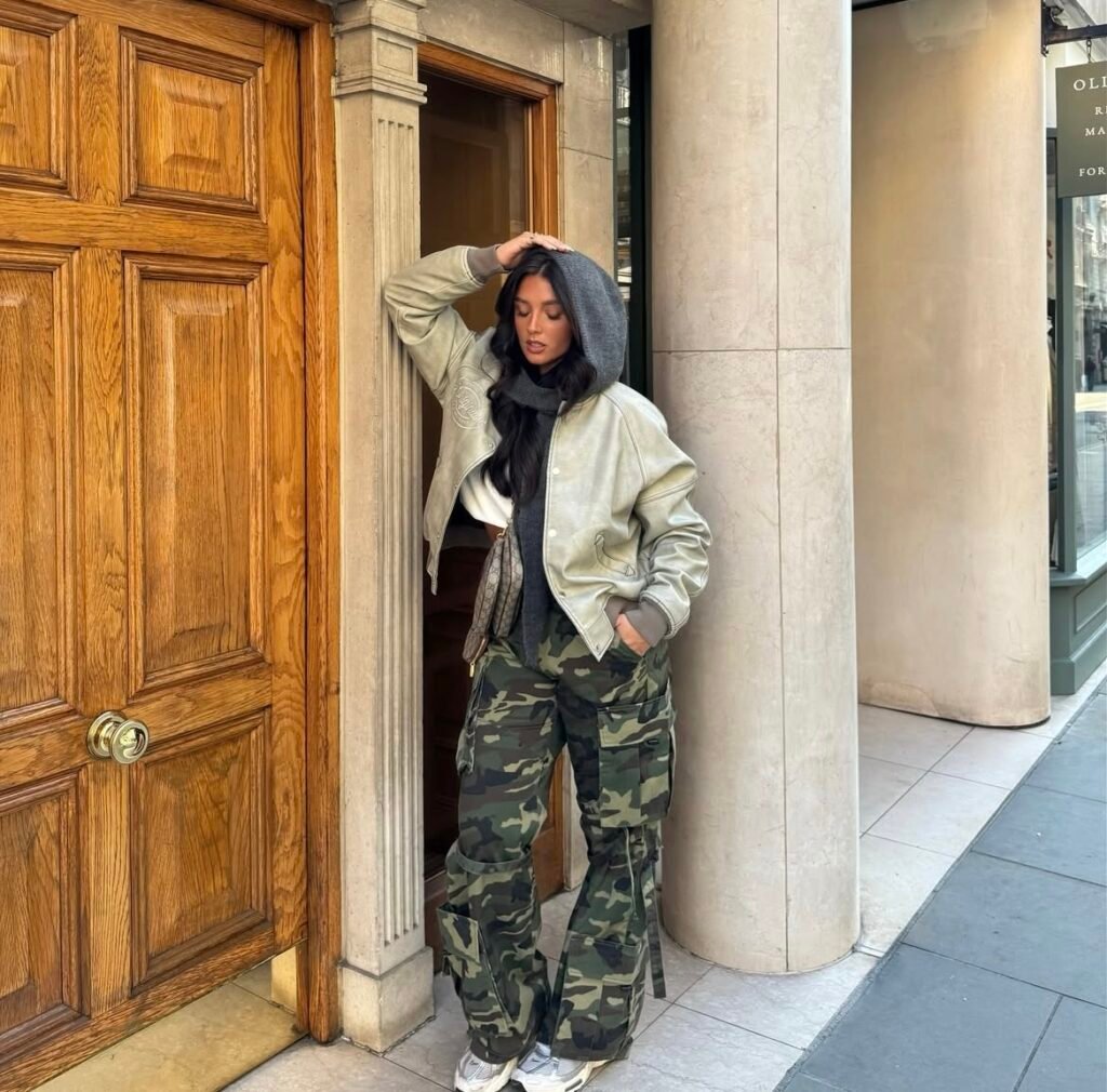 An outfit with cargo pants.