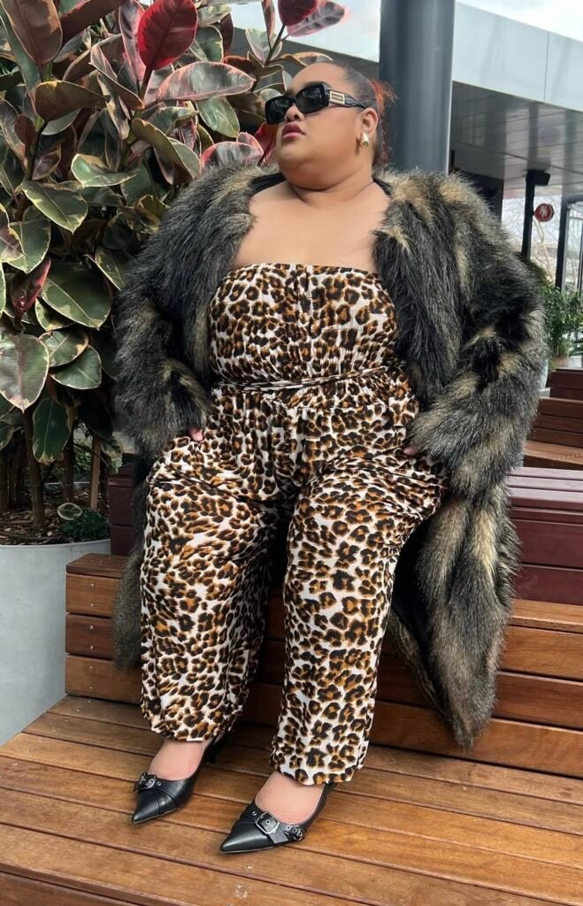 A plus size brunch outfit.