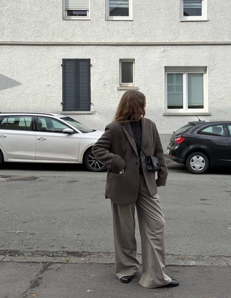 An outfit with wide leg pants.