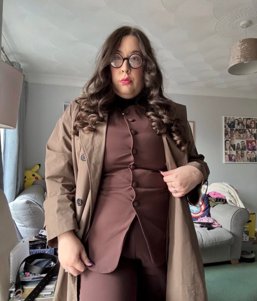 A plus size brunch outfit.