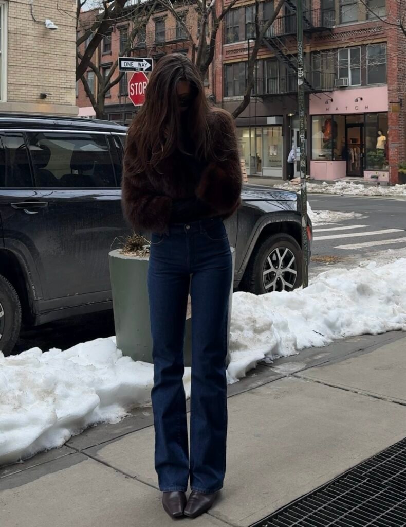 A flare jeans outfit.