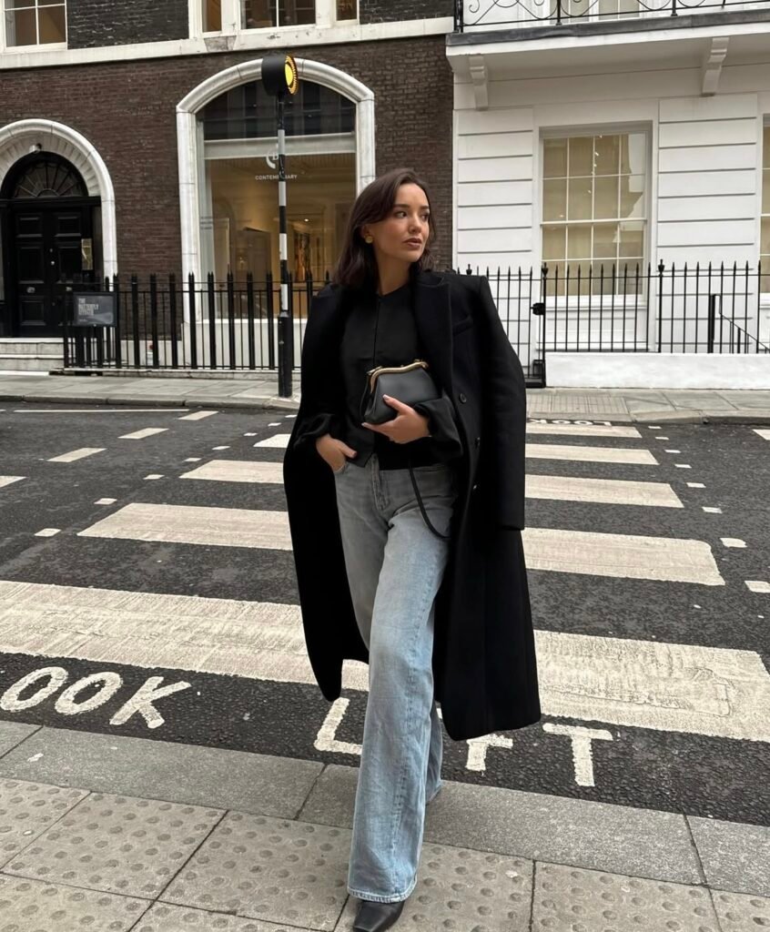 A flare jeans outfit.