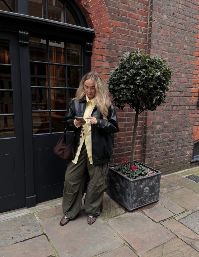 An outfit with cargo pants.