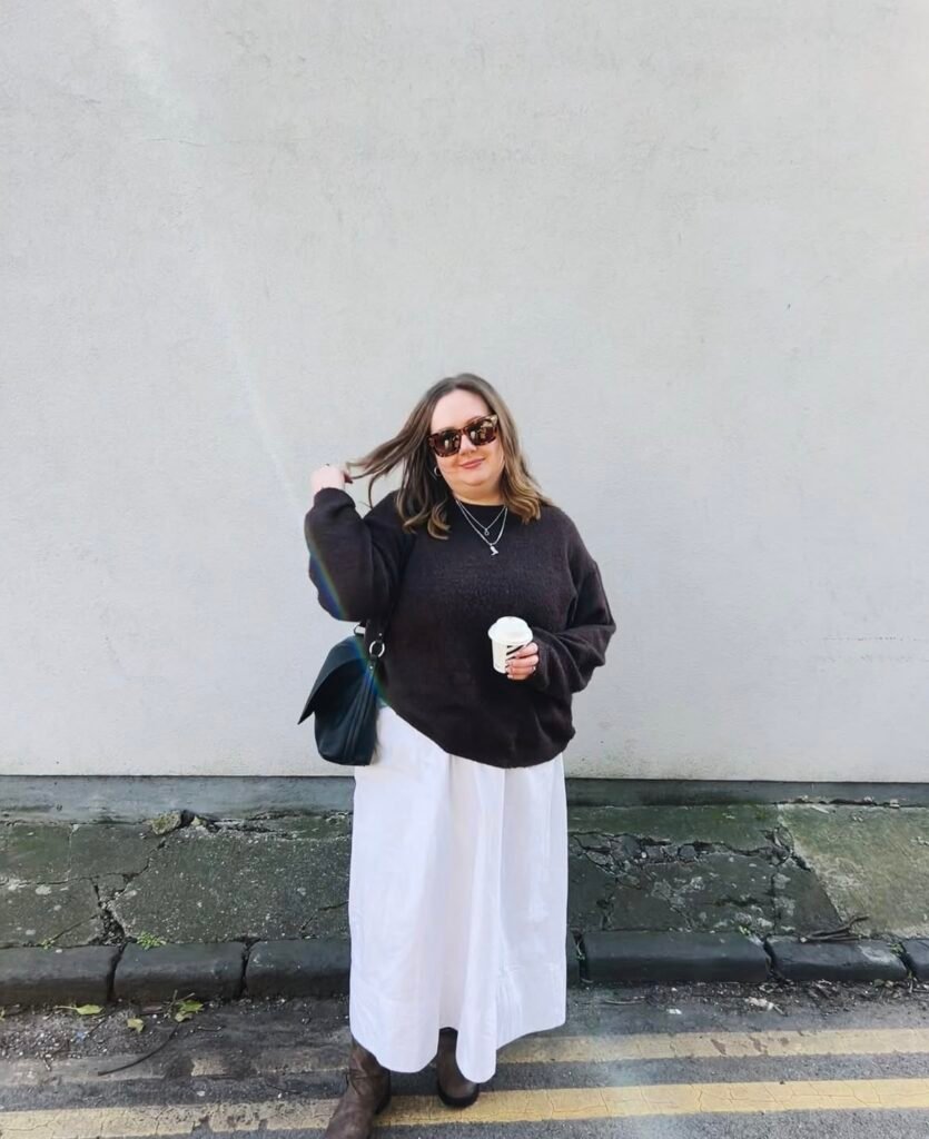 A plus size brunch outfit.