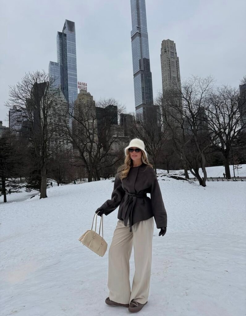 An outfit with wide leg pants.