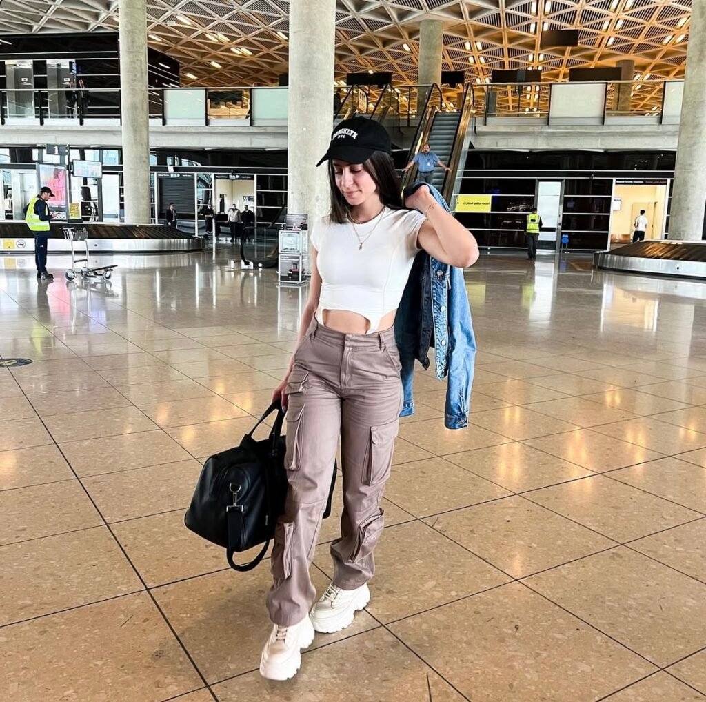 An outfit with cargo pants.