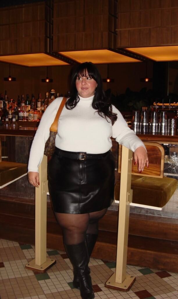 A plus size brunch outfit.