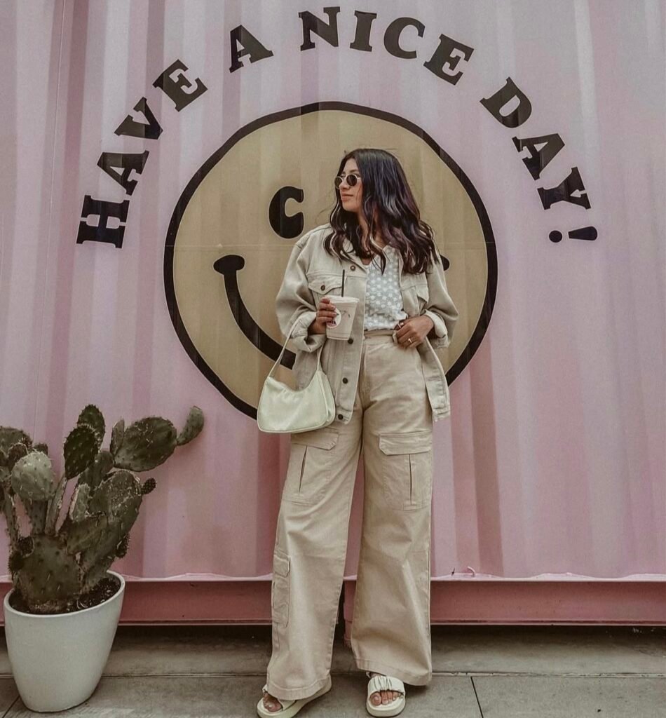 An outfit with cargo pants.