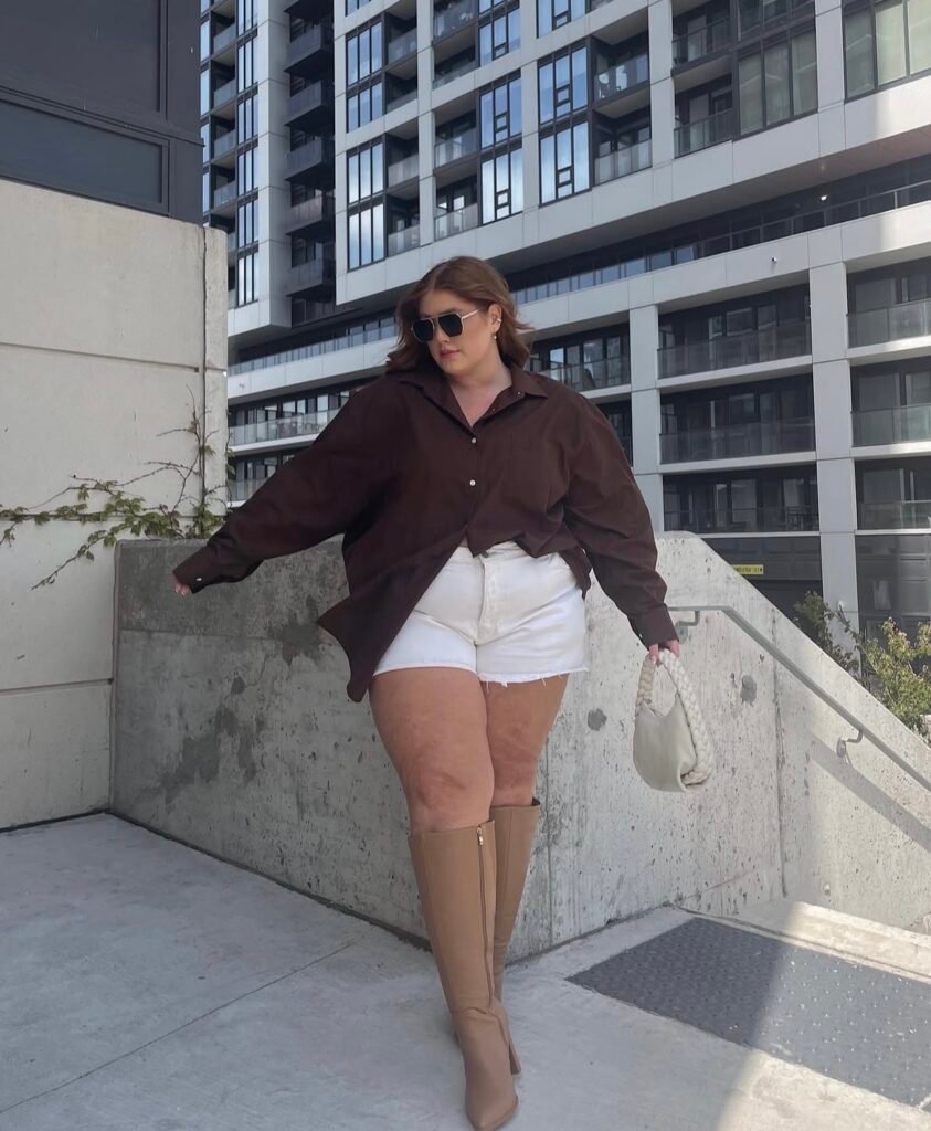 A plus size brunch outfit.