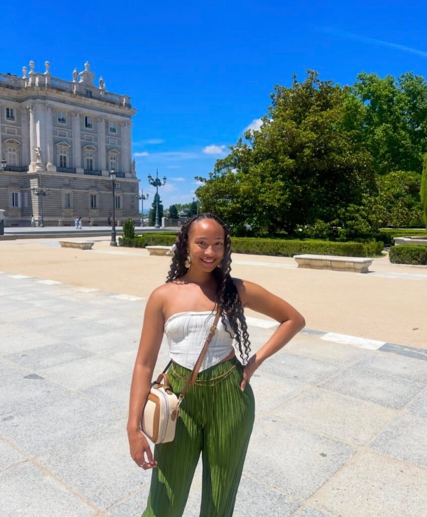 An outfit with green pants.